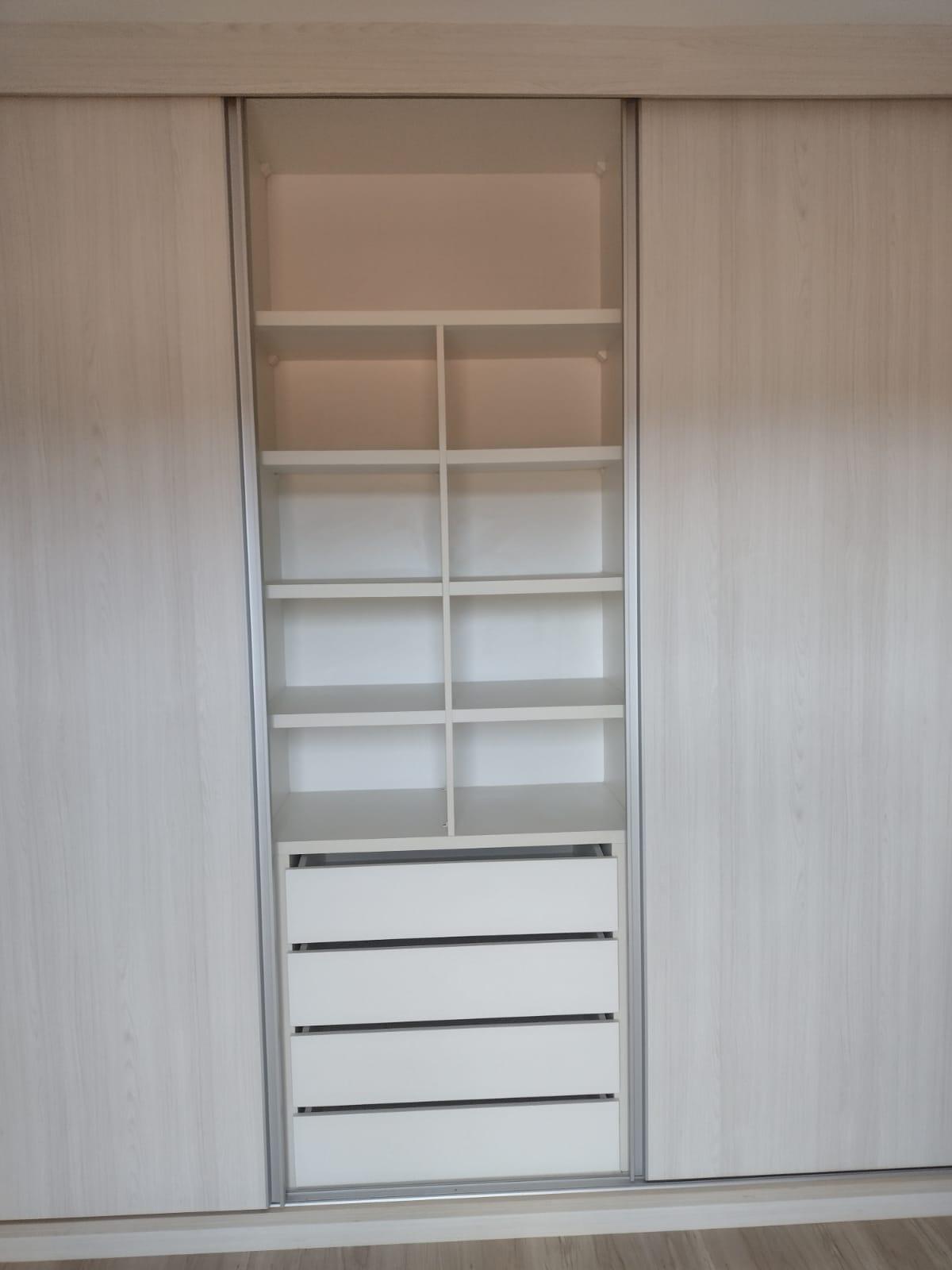 Sobrado em Condomínio Fechado em São Roque!