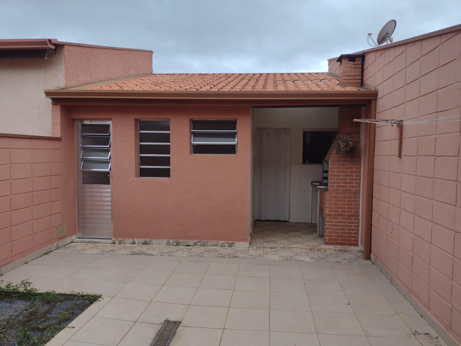 Sobrado em Condomínio Fechado em São Roque!