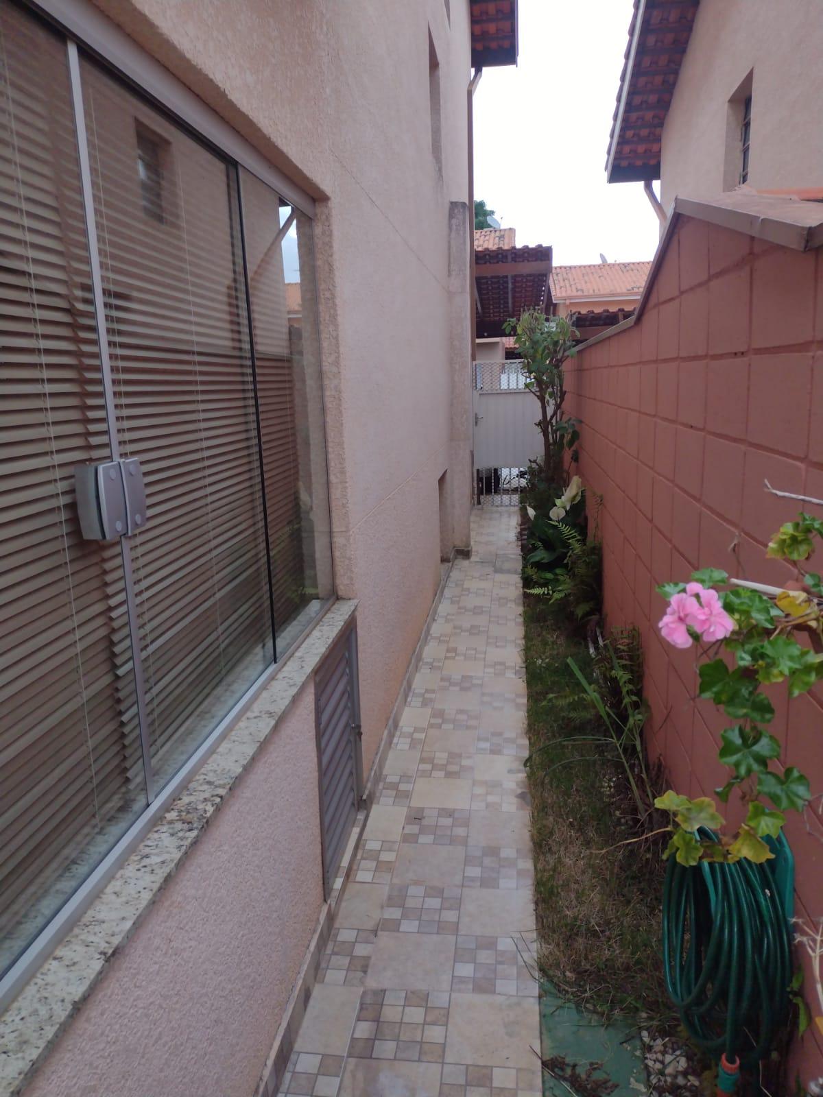 Sobrado em Condomínio Fechado em São Roque!