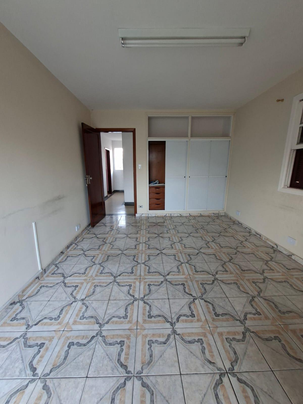 Sobrado Comercial no Centro de São Roque!