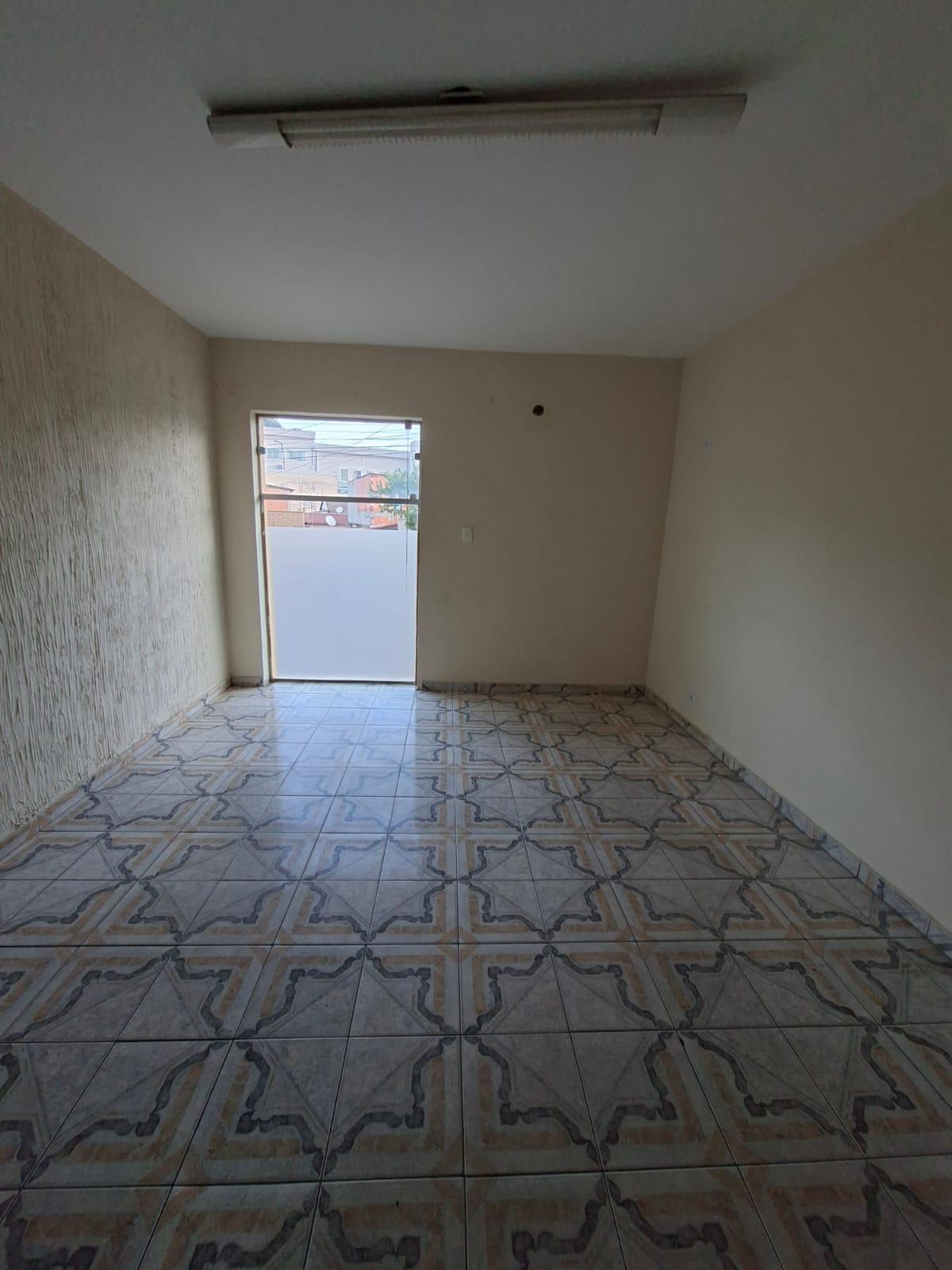 Sobrado Comercial no Centro de São Roque!