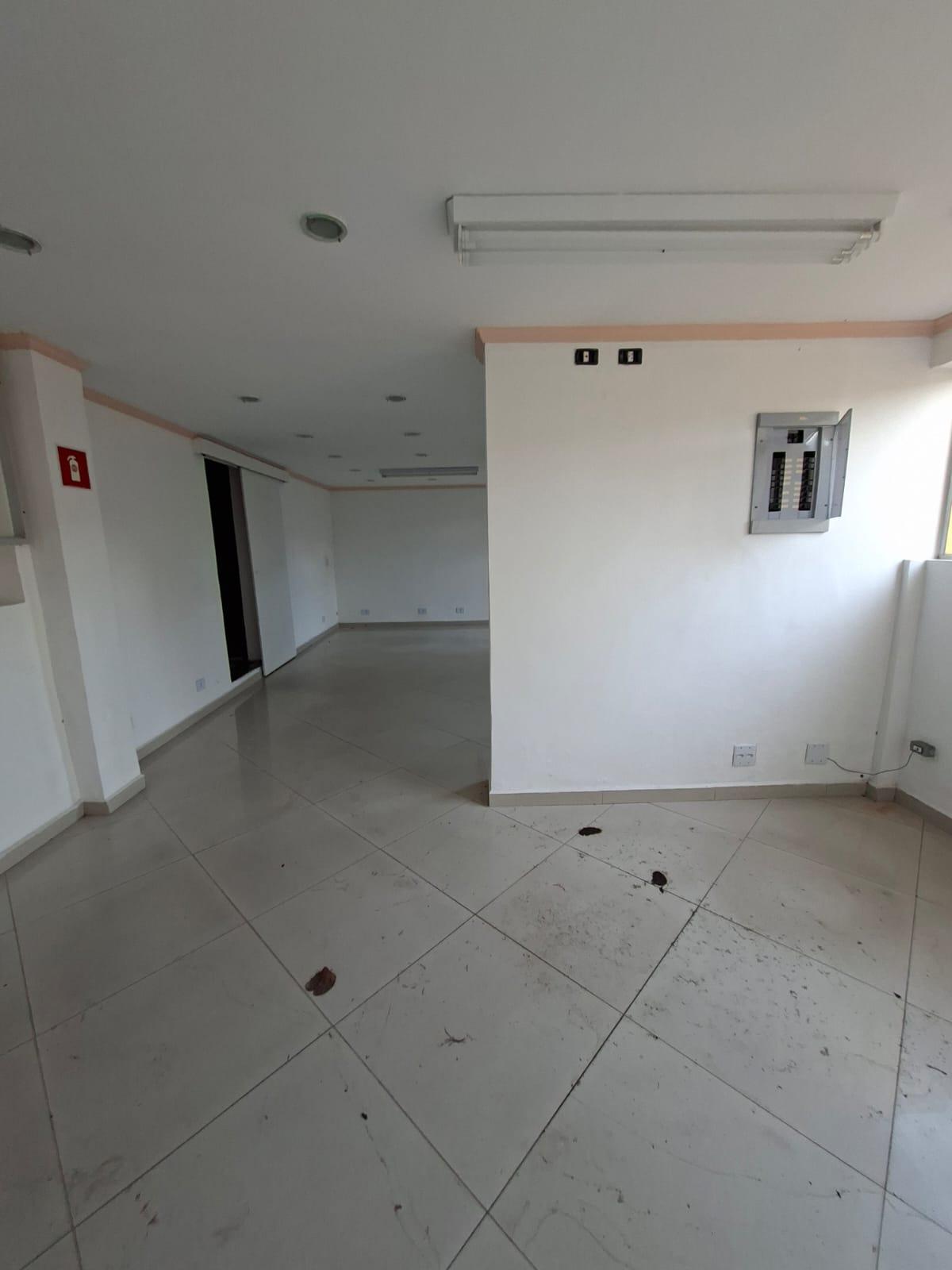 Sobrado Comercial no Centro de São Roque!