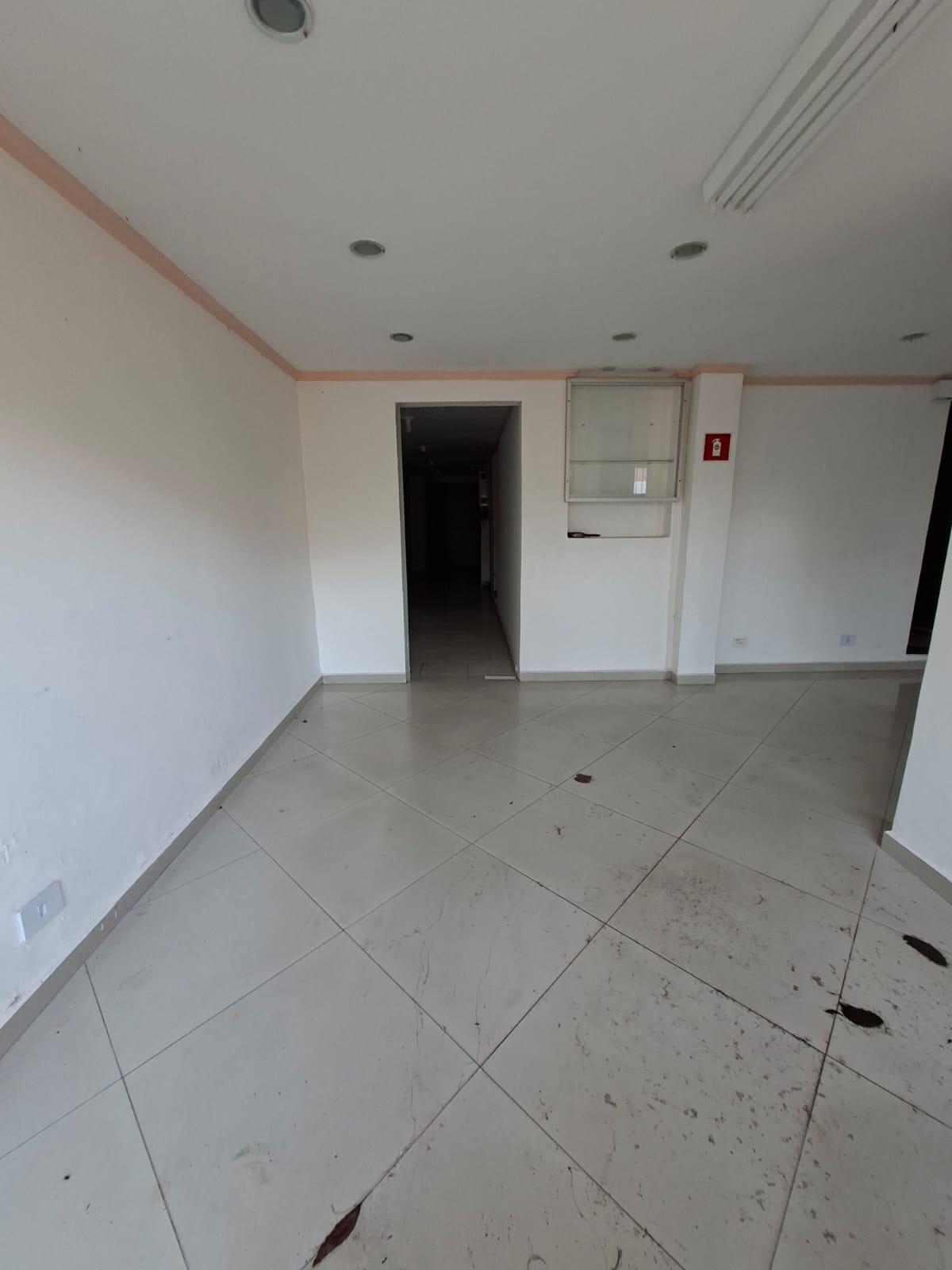 Sobrado Comercial no Centro de São Roque!