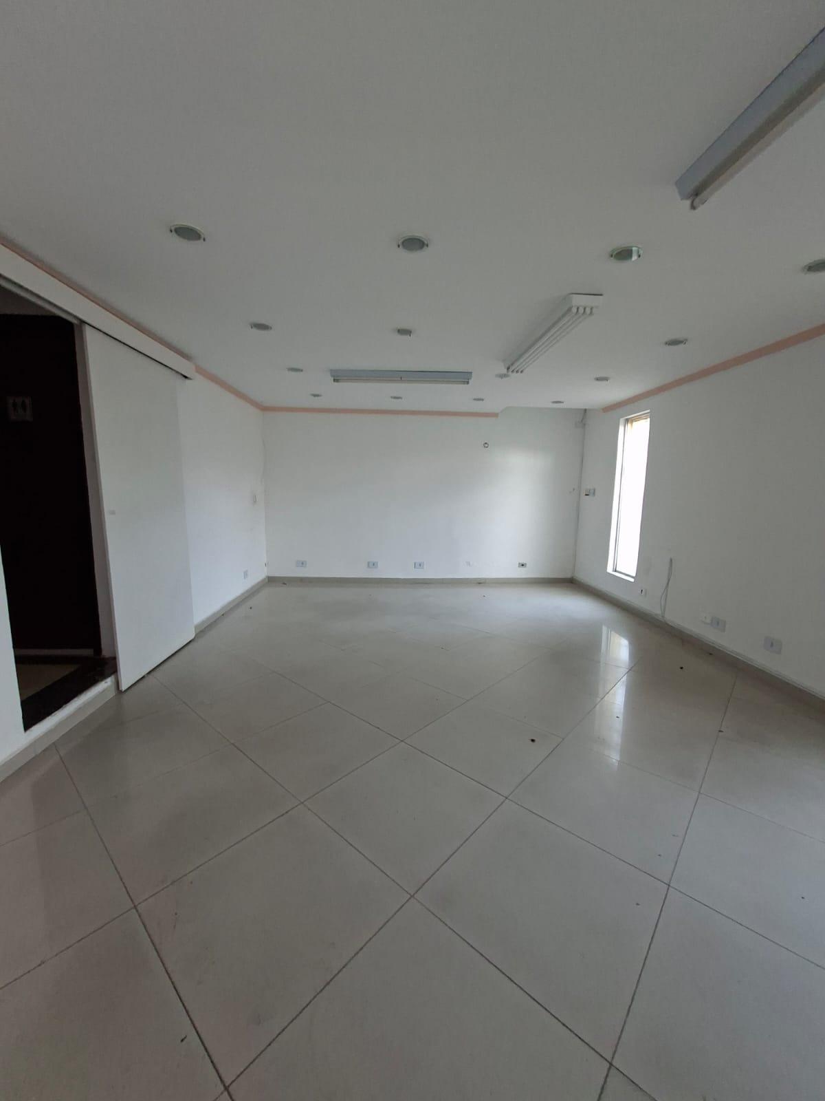 Sobrado Comercial no Centro de São Roque!