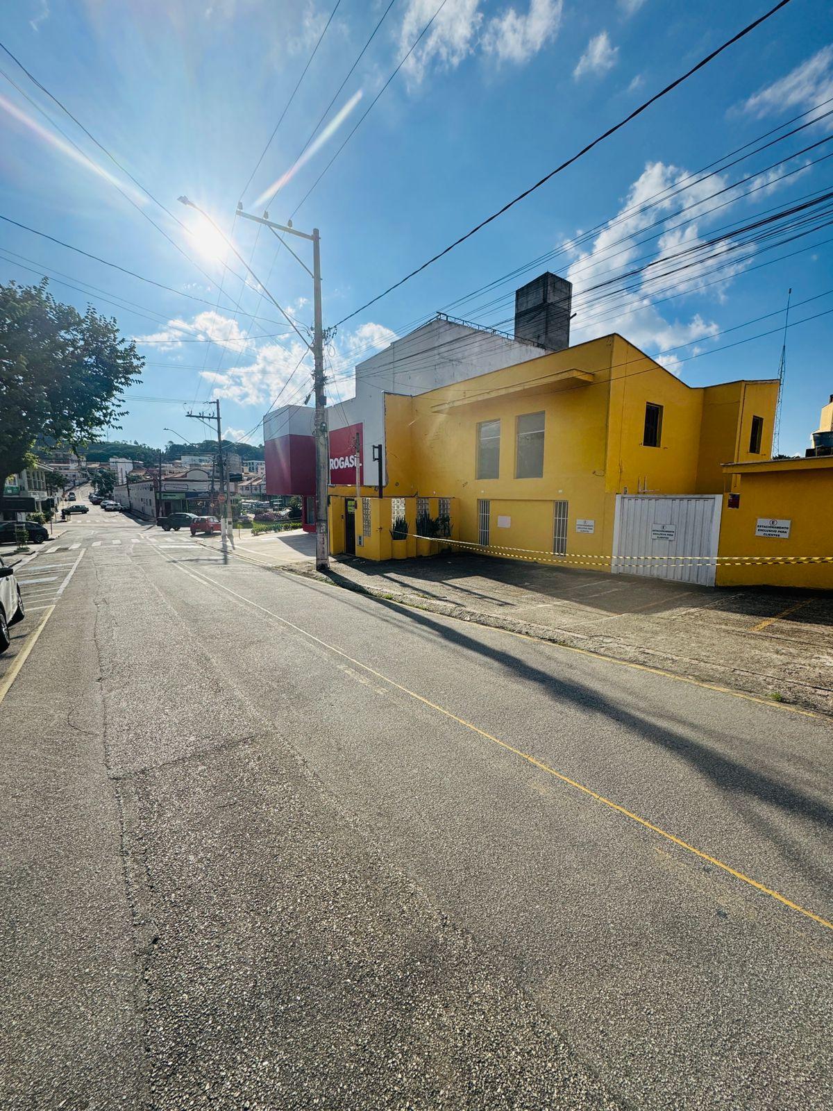 Sobrado Comercial no Centro de São Roque!