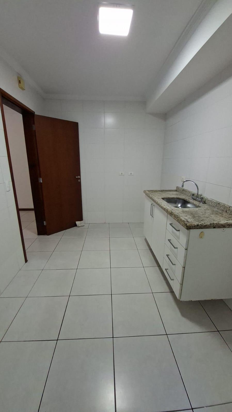 Apartamento com Quintal no Centro de São Roque!