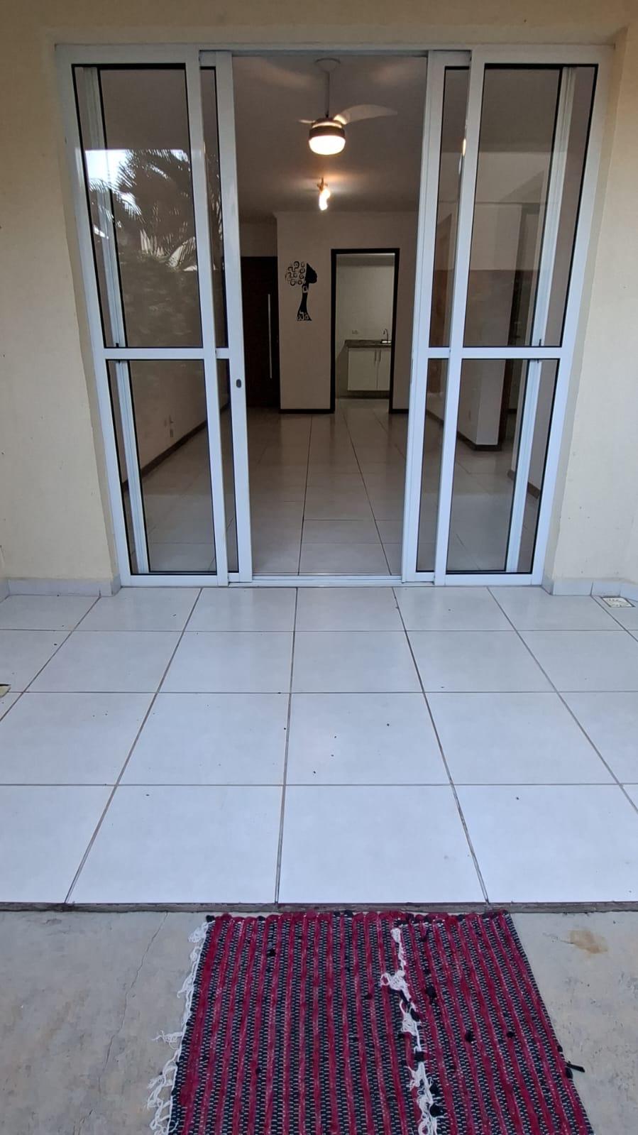 Apartamento com Quintal no Centro de São Roque!