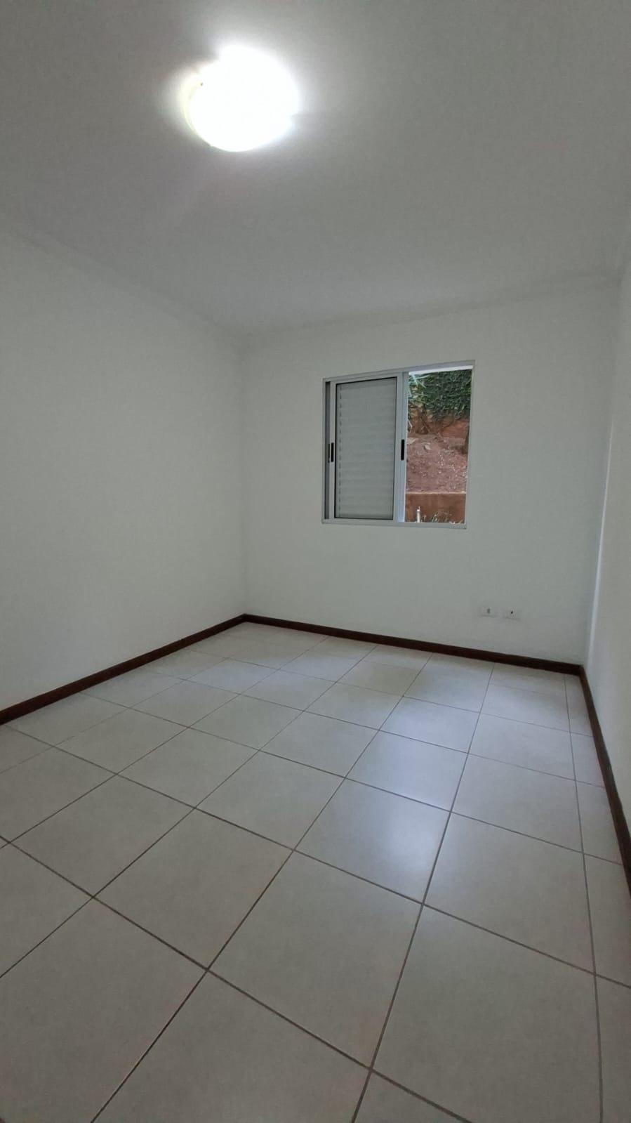 Apartamento com Quintal no Centro de São Roque!