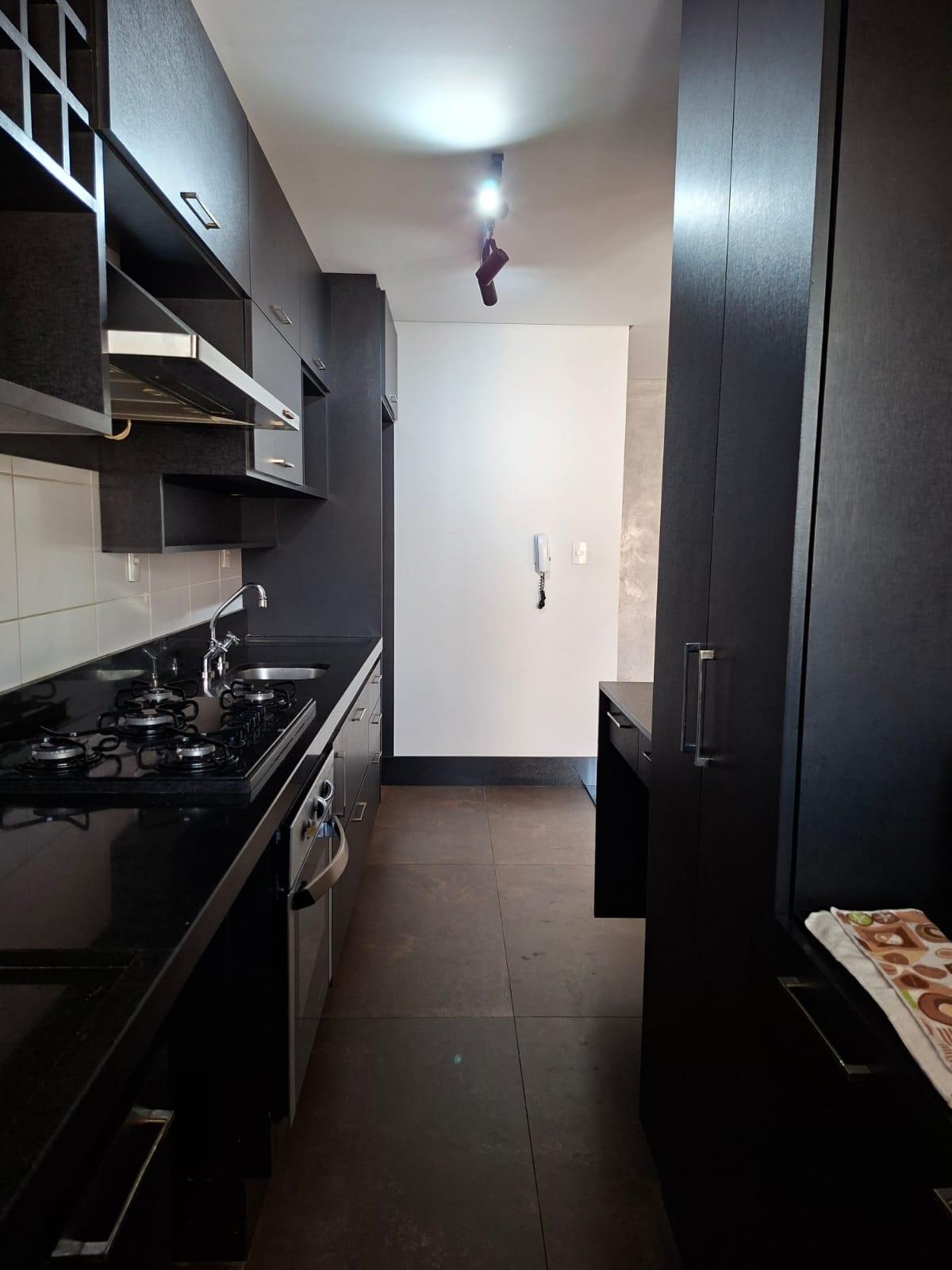 Apartamento Rico em Planejados em Condomínio Clube de São Roque!