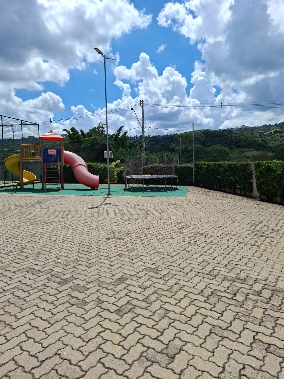 Apartamento Rico em Planejados em Condomínio Clube de São Roque!