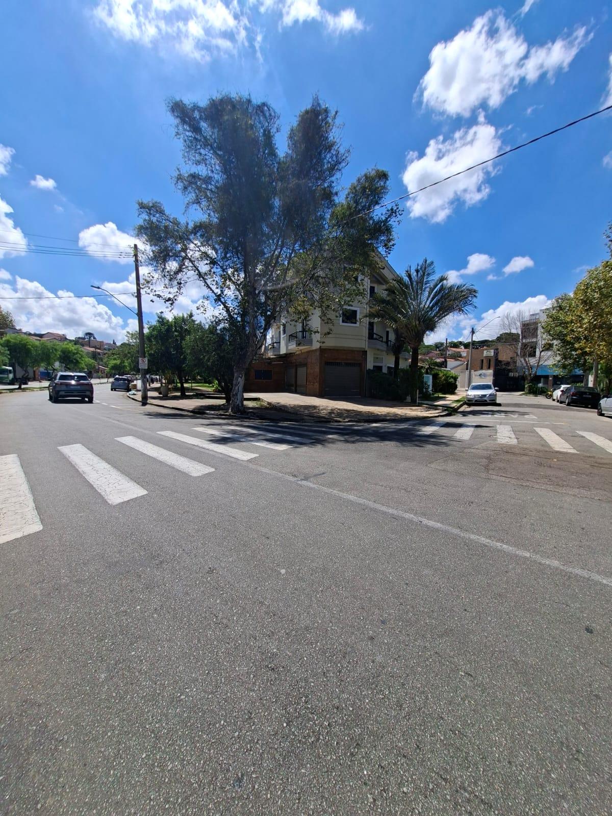 Ponto Comercial em Avenida Movimentada de São Roque!