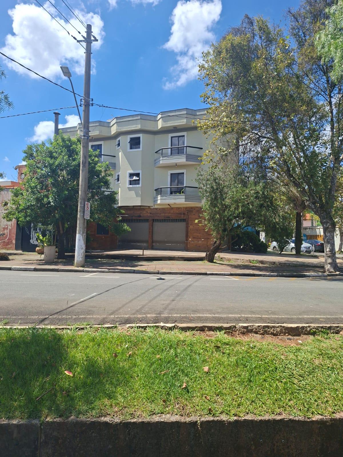 Ponto Comercial em Avenida Movimentada de São Roque!
