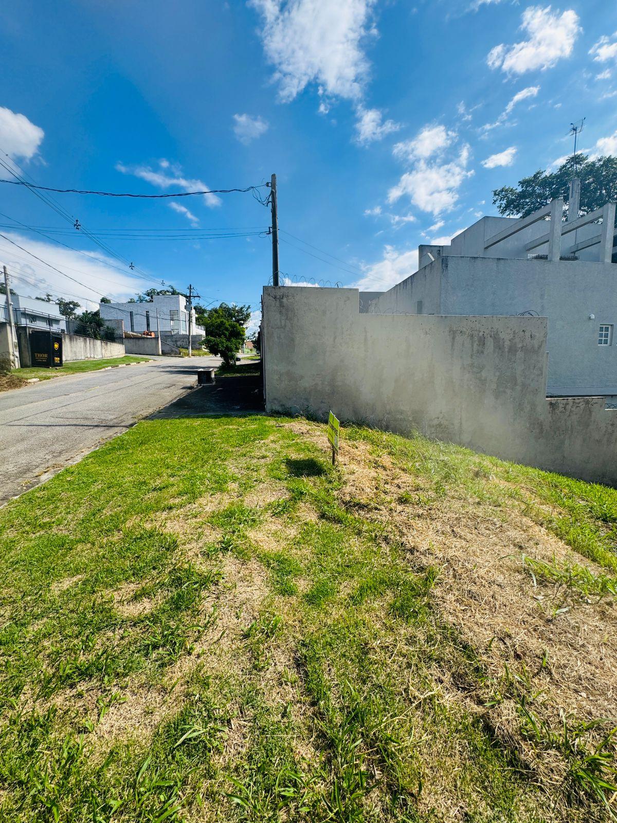  Terreno em Condomínio Fechado de São Roque!