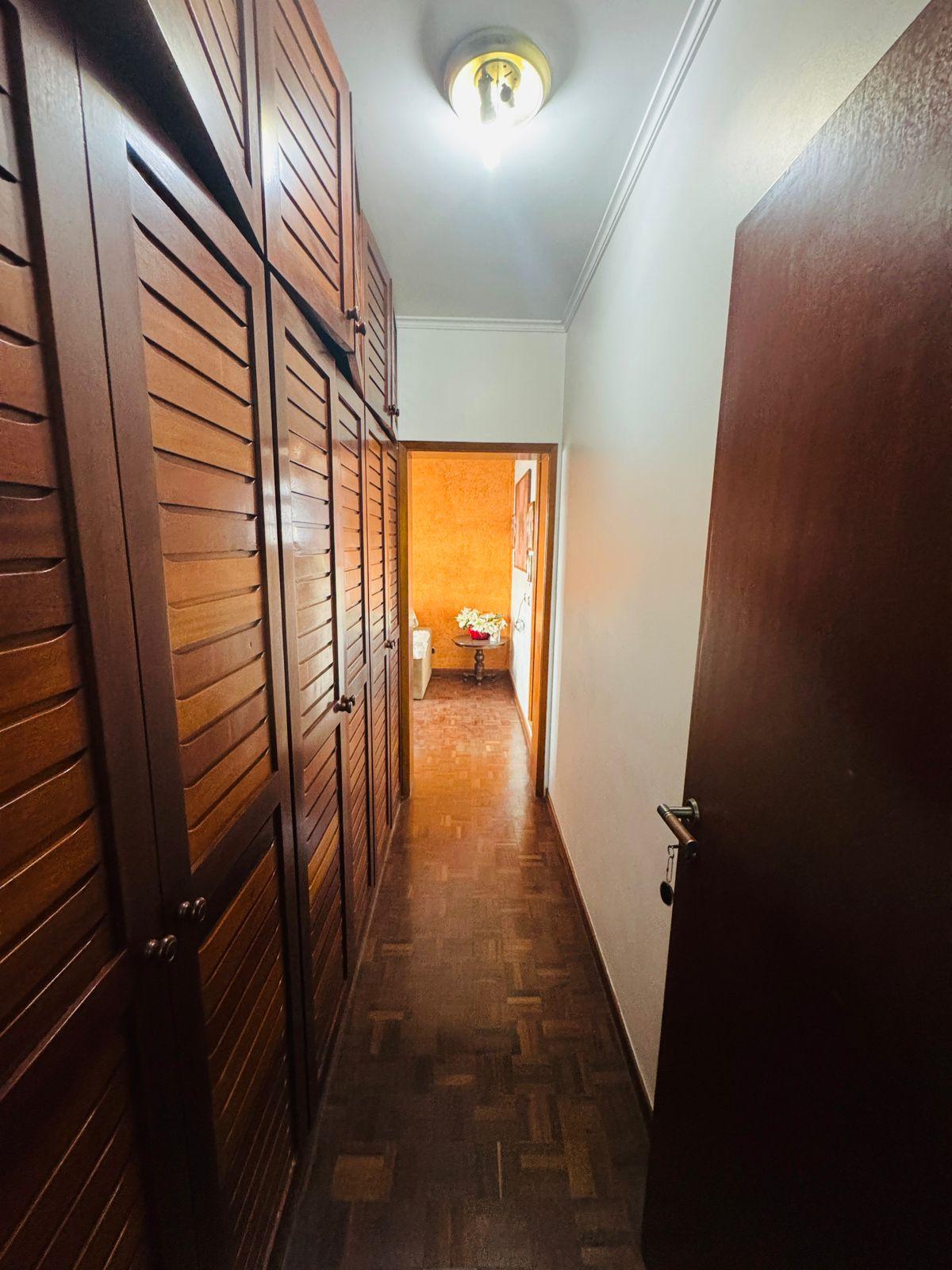 Casa Térrea Alto Padrão em São Roque!