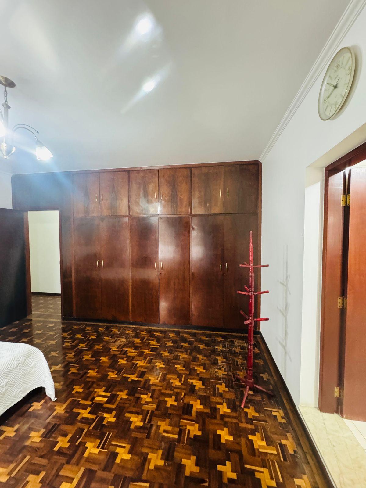 Casa Térrea Alto Padrão em São Roque!