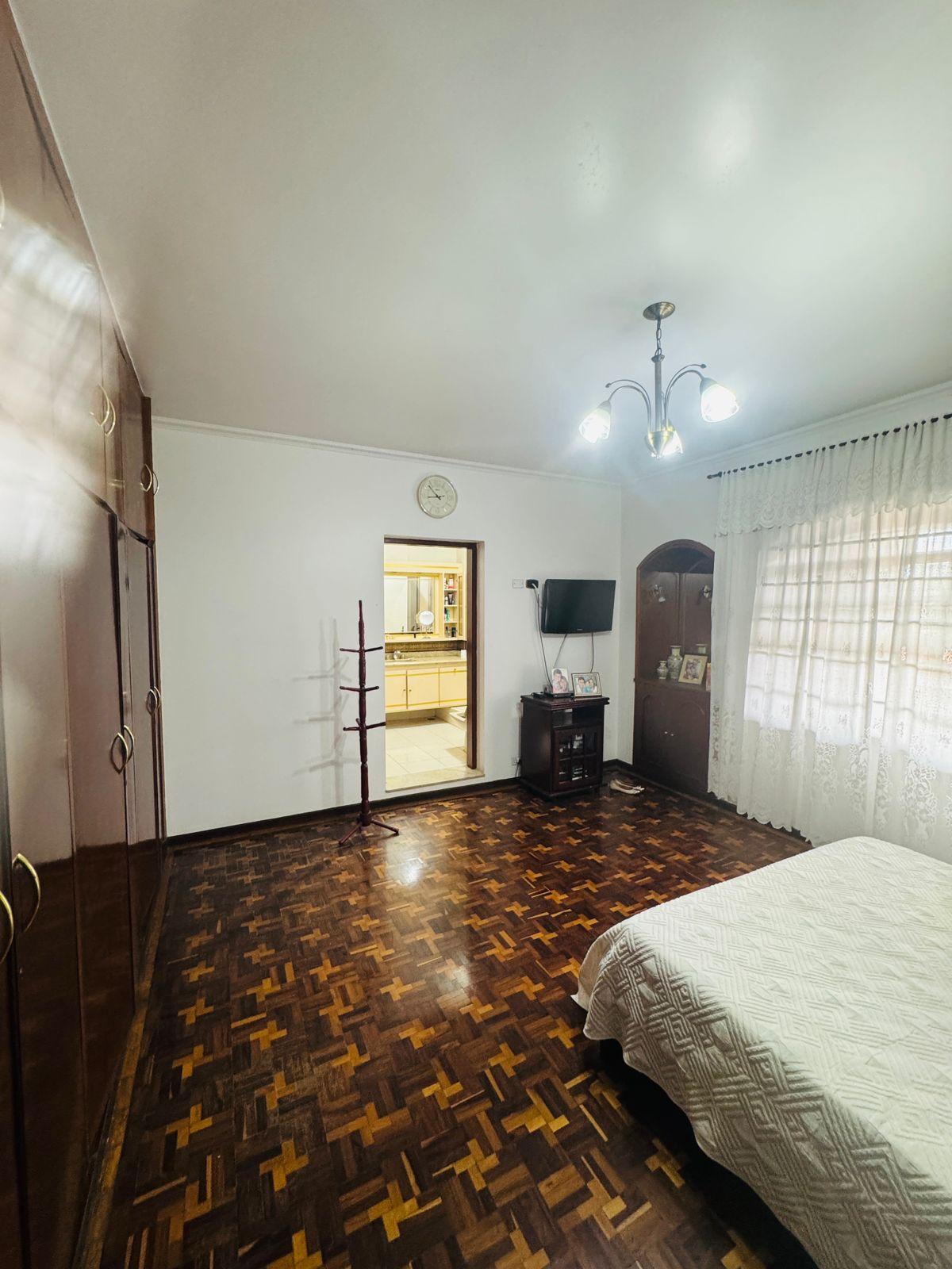 Casa Térrea Alto Padrão em São Roque!