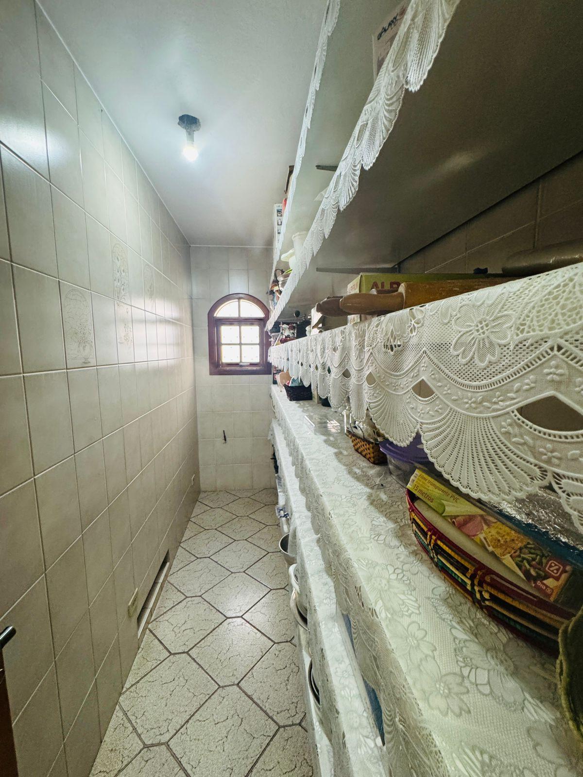 Casa Térrea Alto Padrão em São Roque!