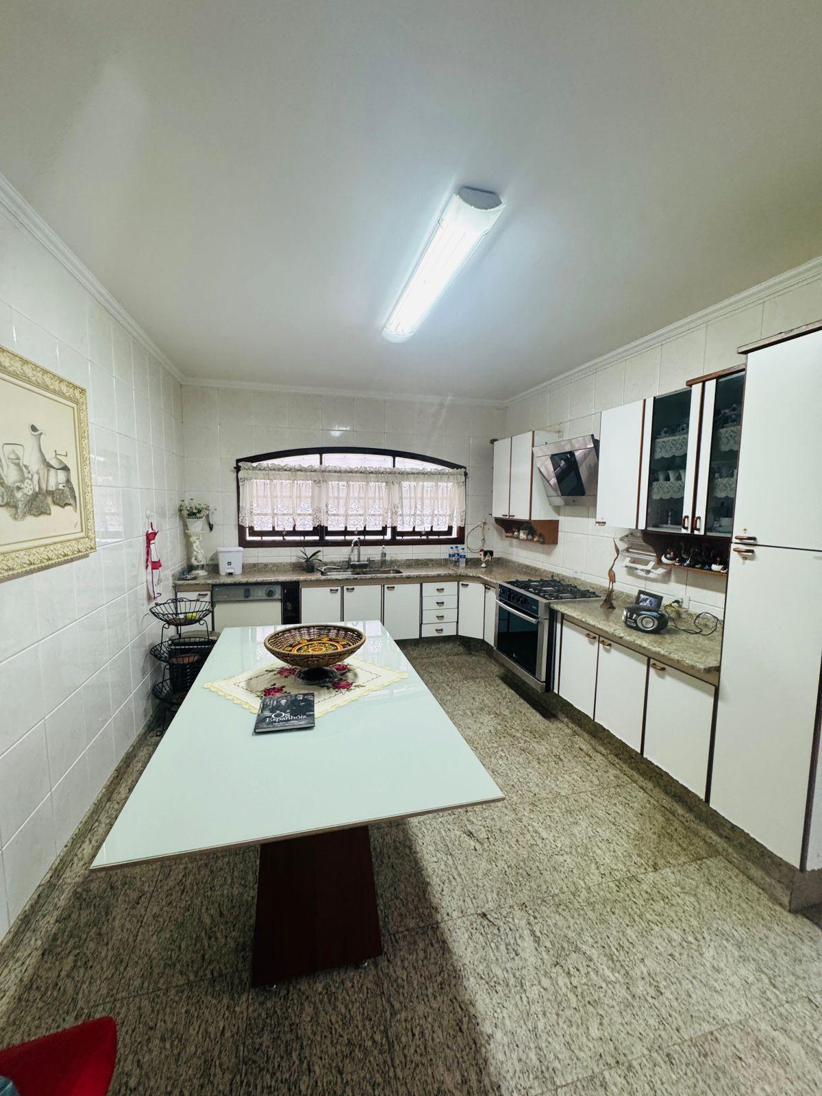 Casa Térrea Alto Padrão em São Roque!