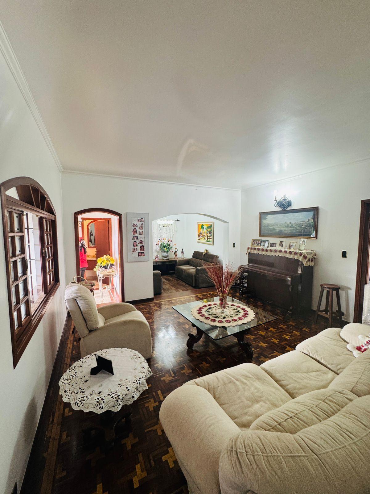 Casa Térrea Alto Padrão em São Roque!