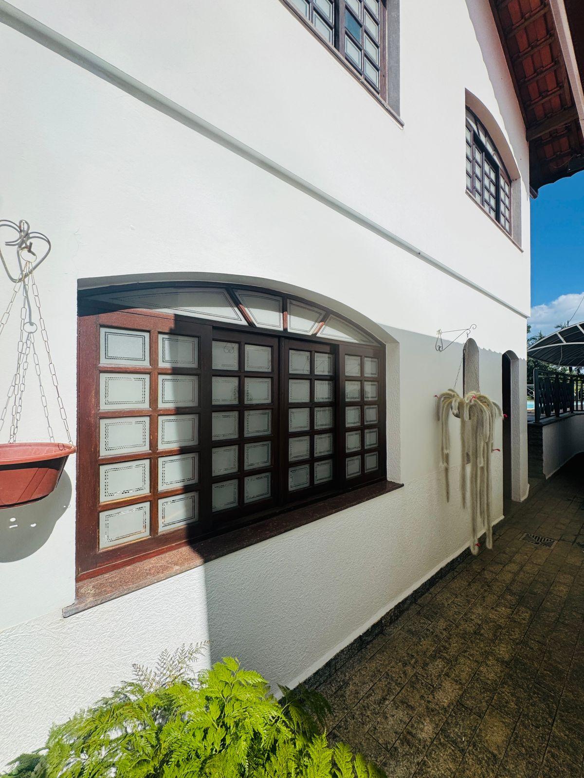 Casa Térrea Alto Padrão em São Roque!