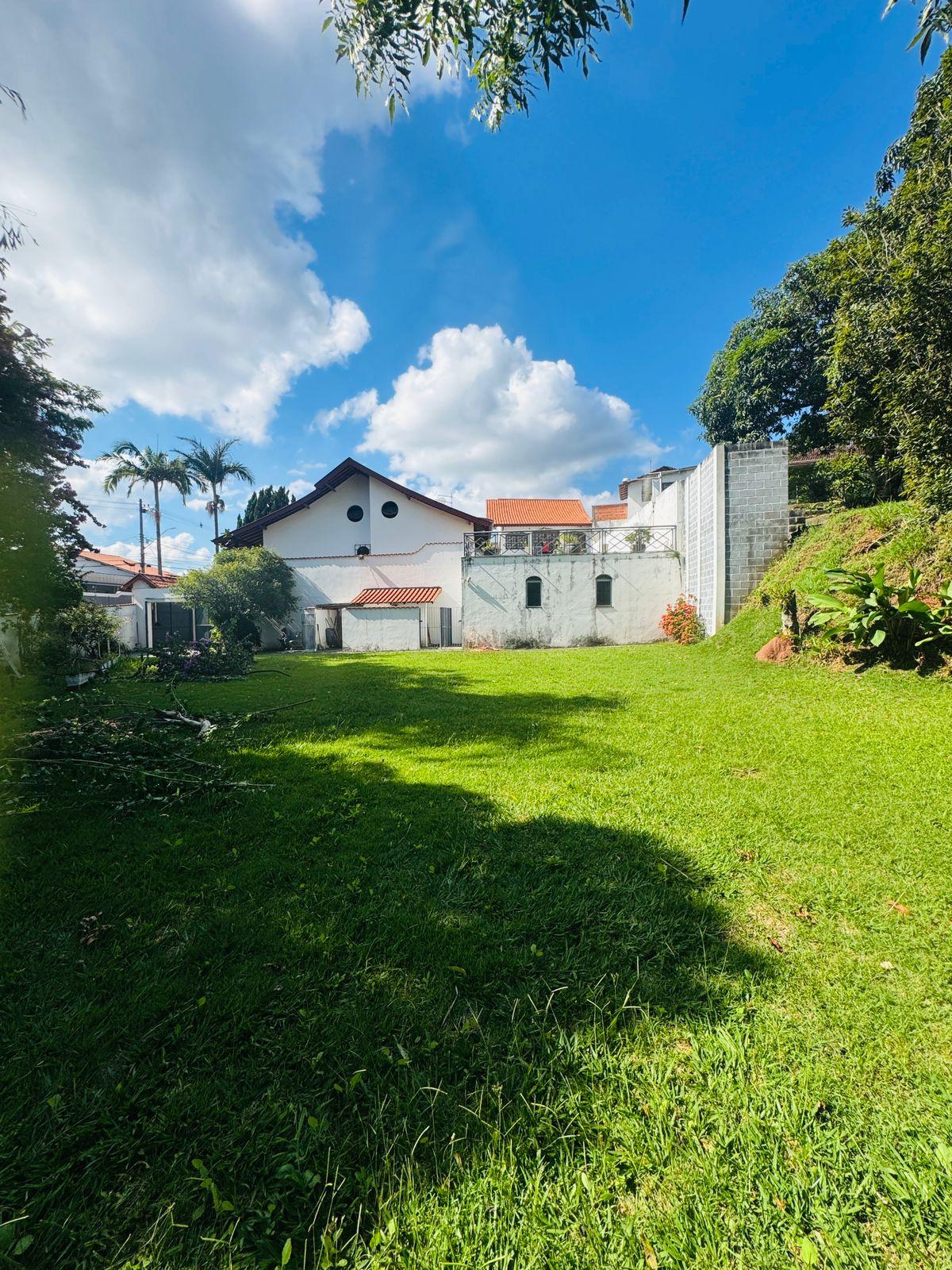 Casa Térrea Alto Padrão em São Roque!