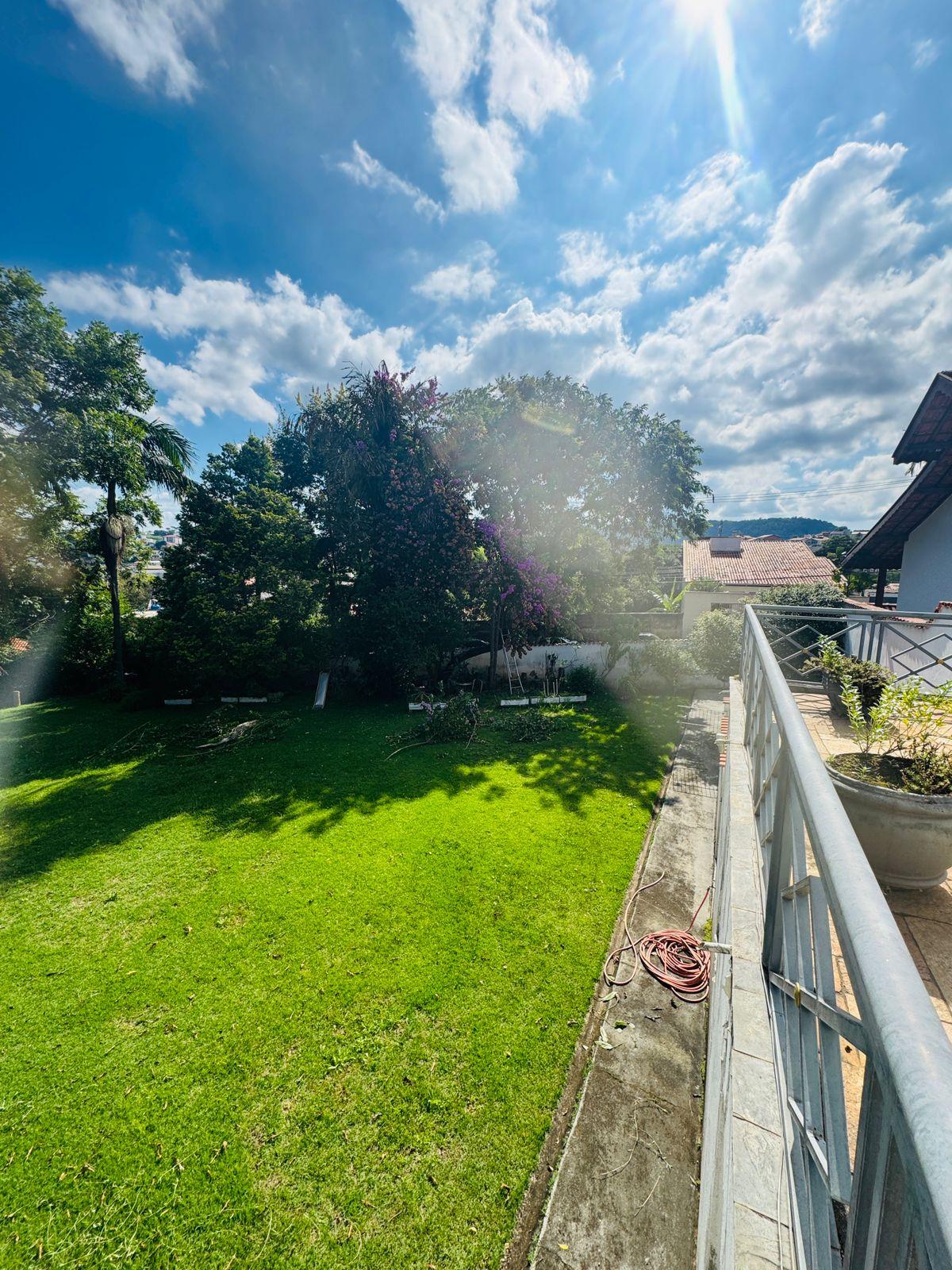 Casa Térrea Alto Padrão em São Roque!