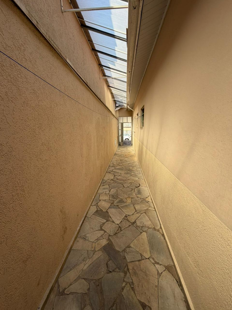 Casa Térrea no Centro de São Roque!