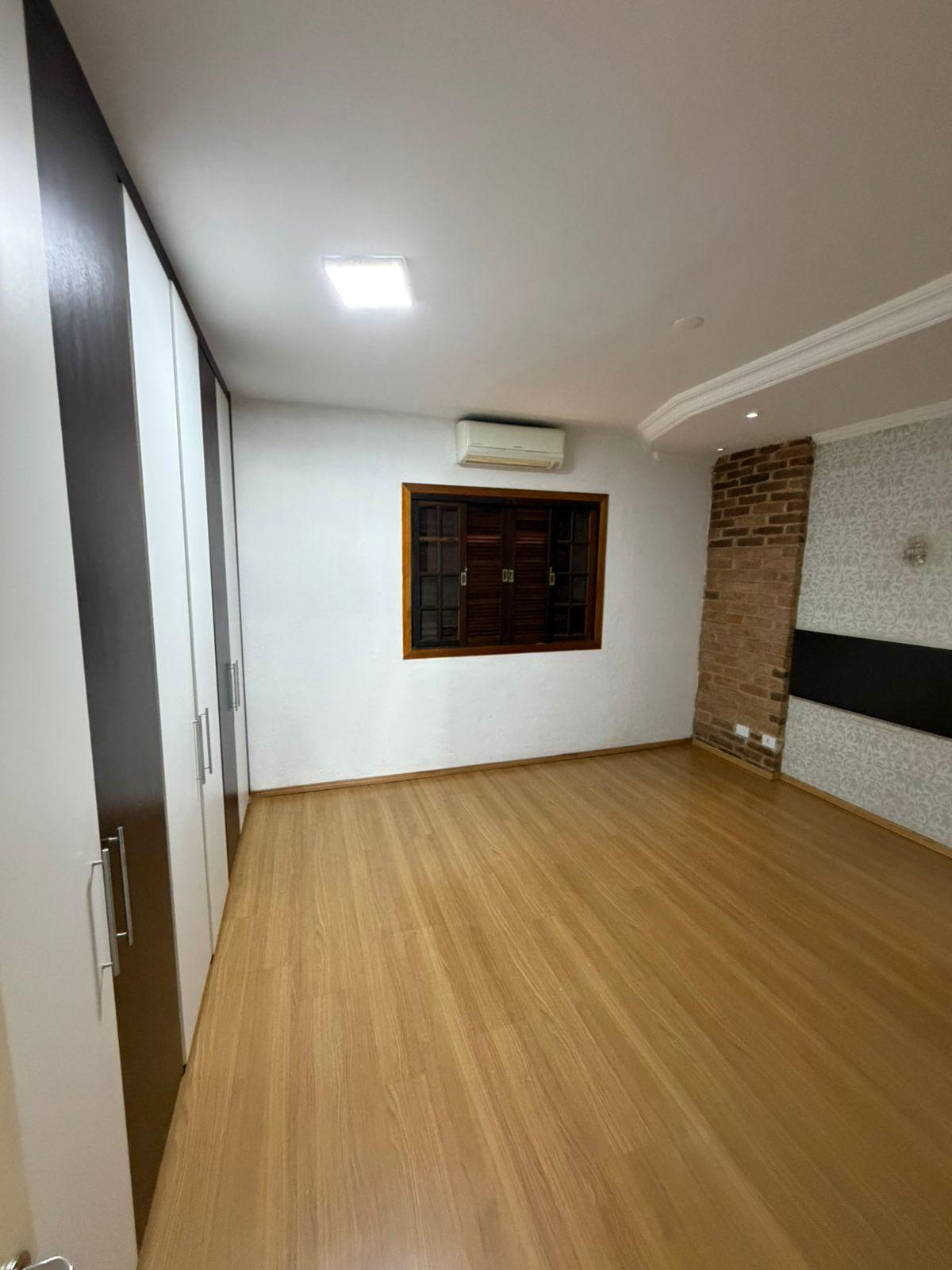 Casa Térrea no Centro de São Roque!