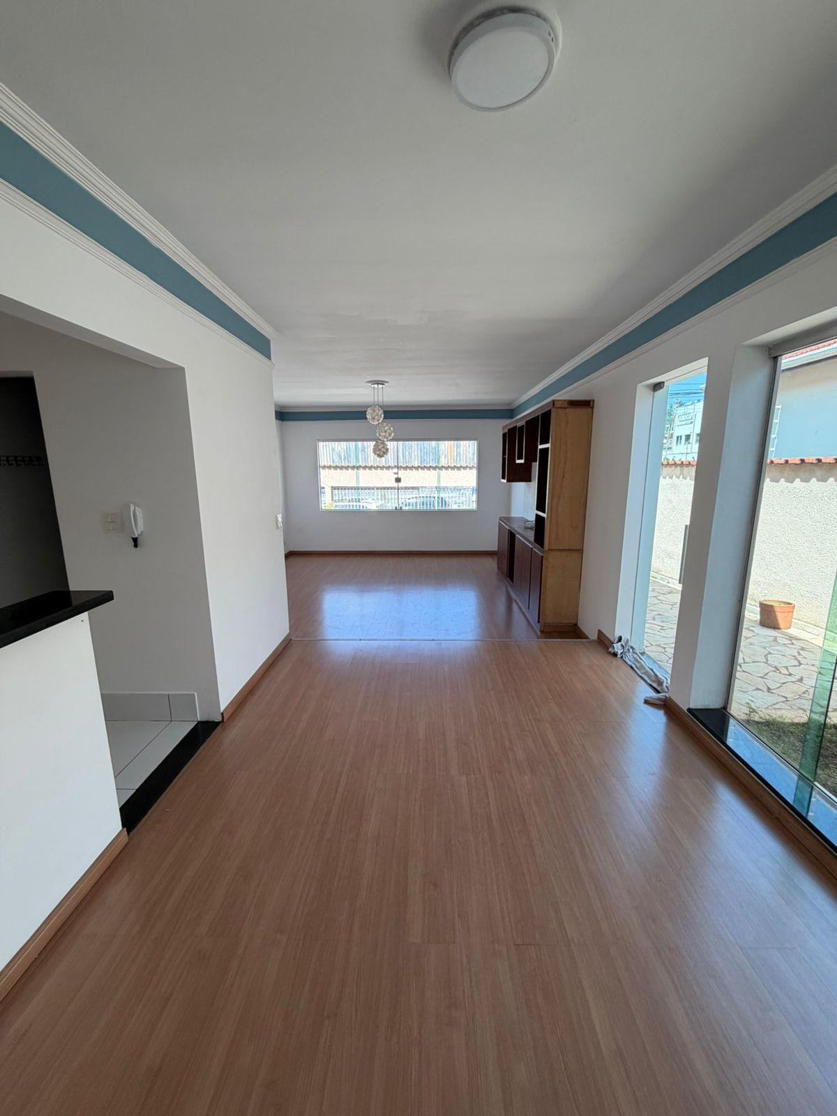 Casa Térrea no Centro de São Roque!