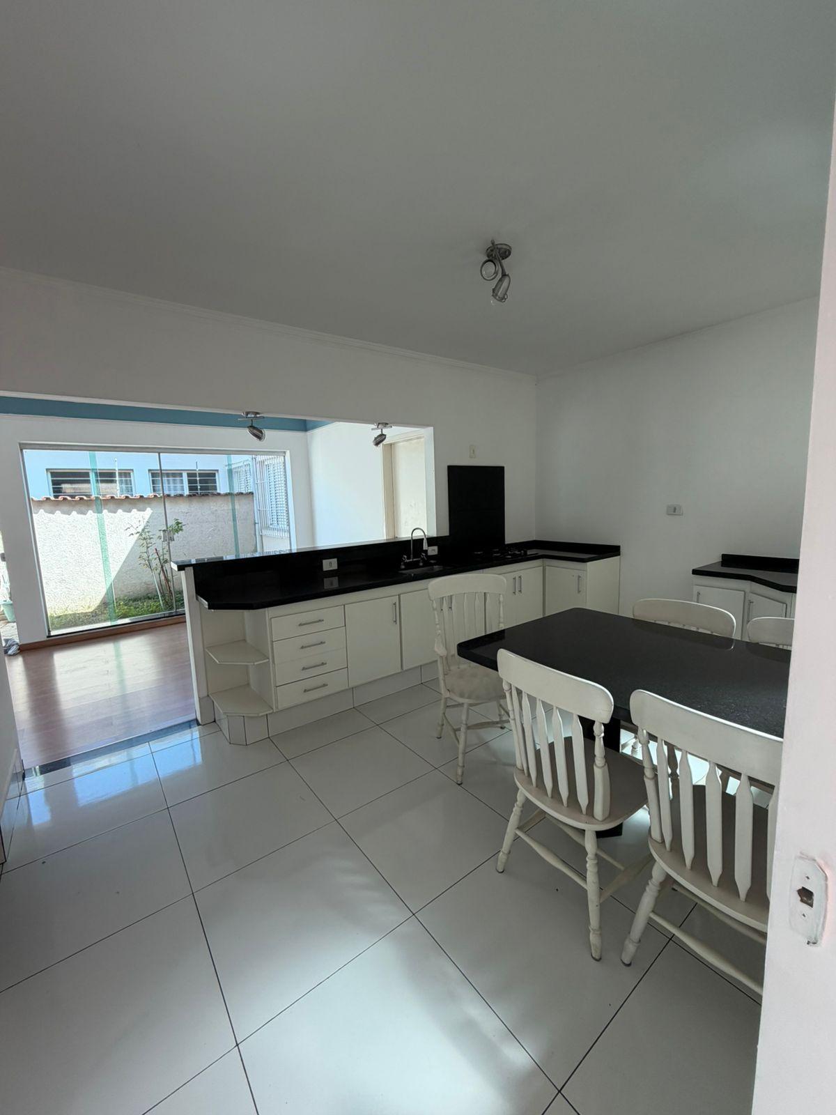 Casa Térrea no Centro de São Roque!