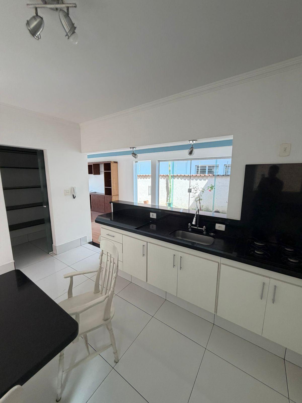 Casa Térrea no Centro de São Roque!