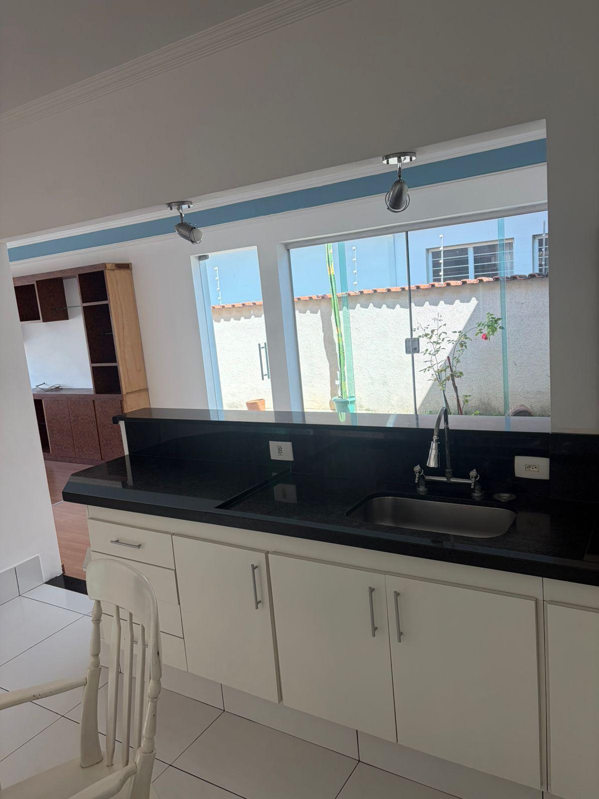 Casa Térrea no Centro de São Roque!