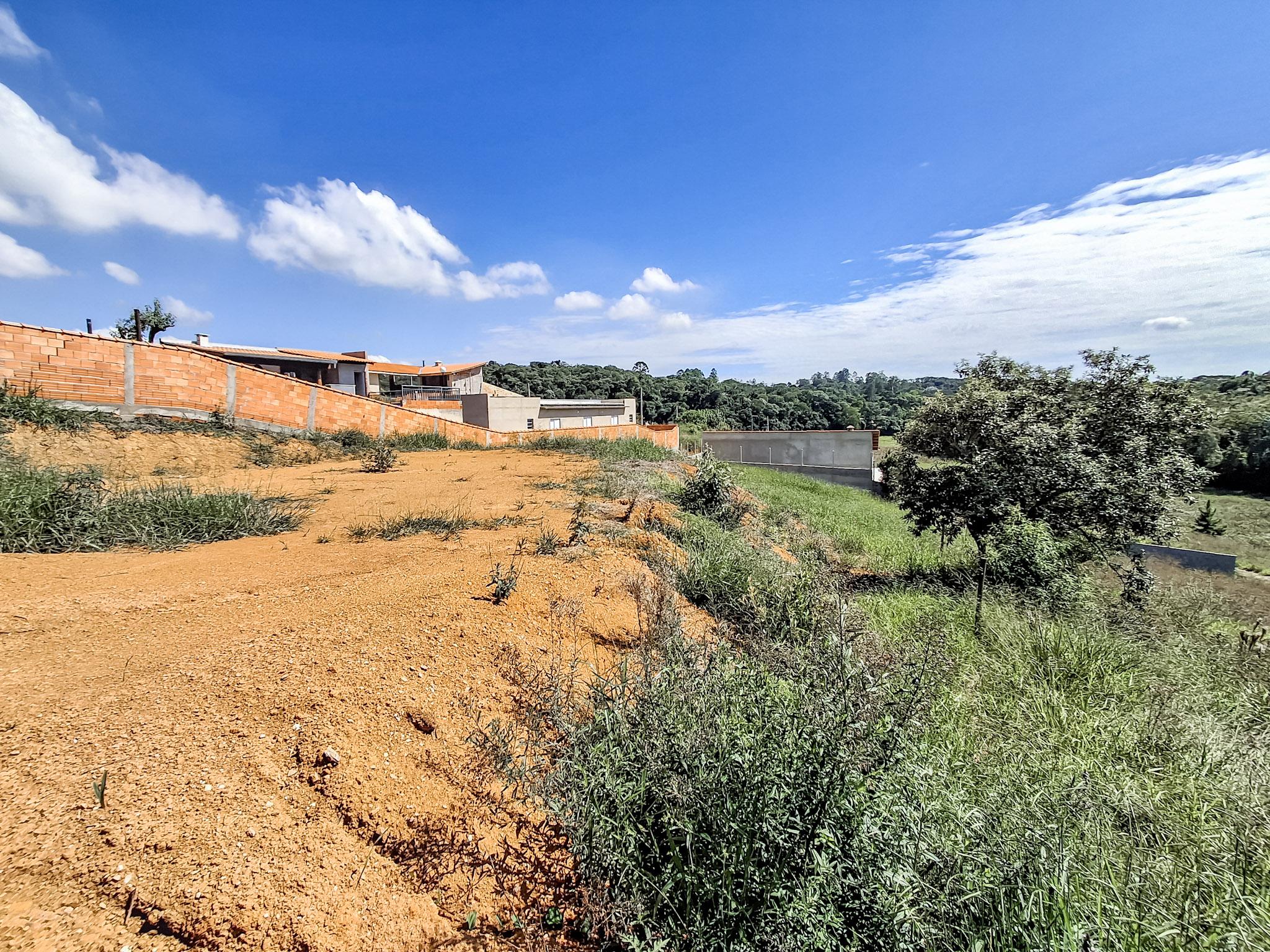 Terreno em condomínio no bairro Sebandilha em Mairinque!