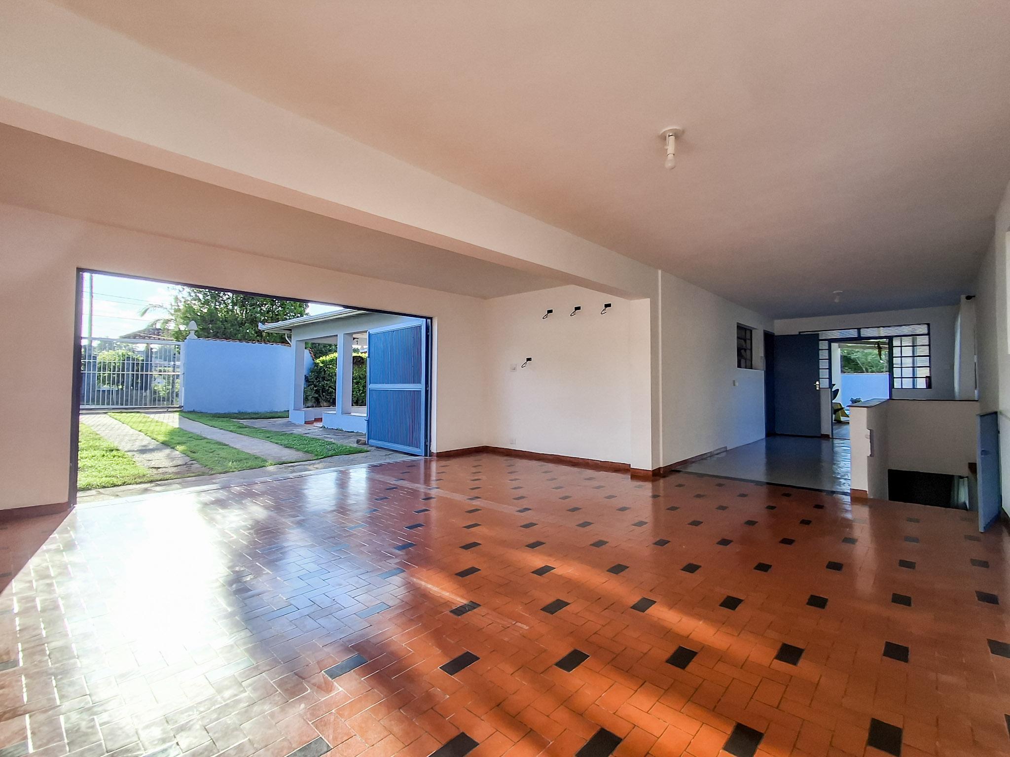 Chácara com 8.500 m² próximo a Estrada do Vinho em São Roque!  