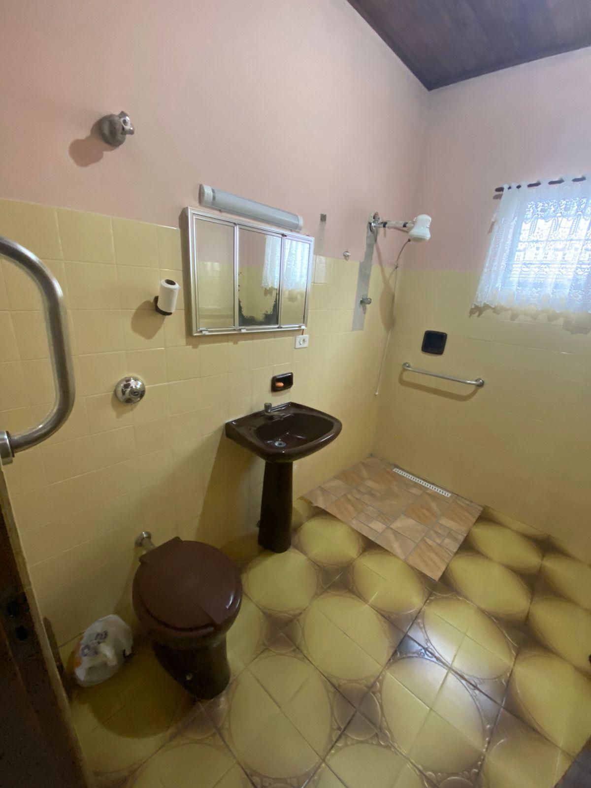 Casa Térrea no Centro de São Roque!