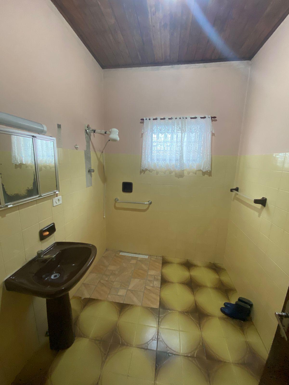 Casa Térrea no Centro de São Roque!