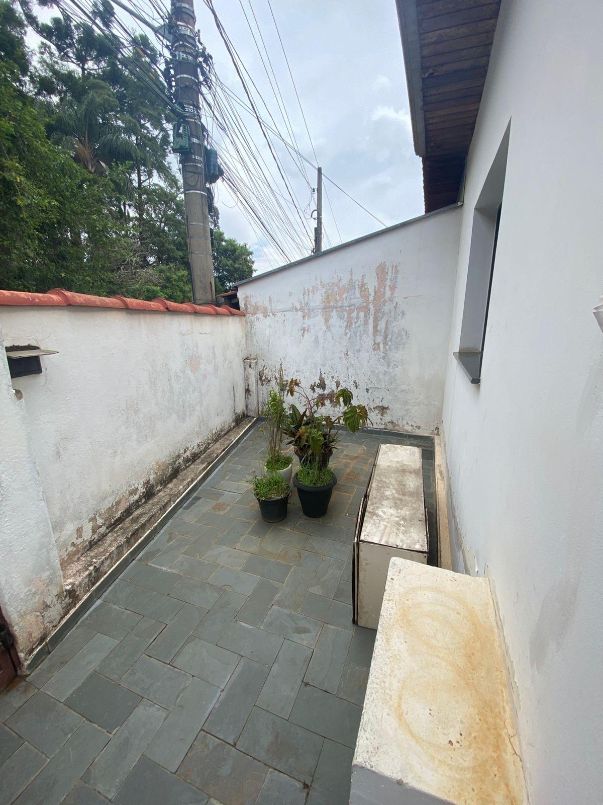 Casa Térrea no Centro de São Roque!