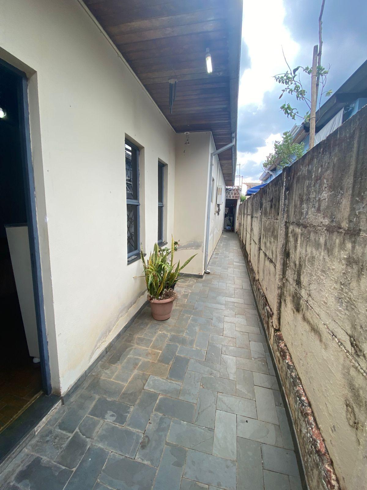 Casa Térrea no Centro de São Roque!