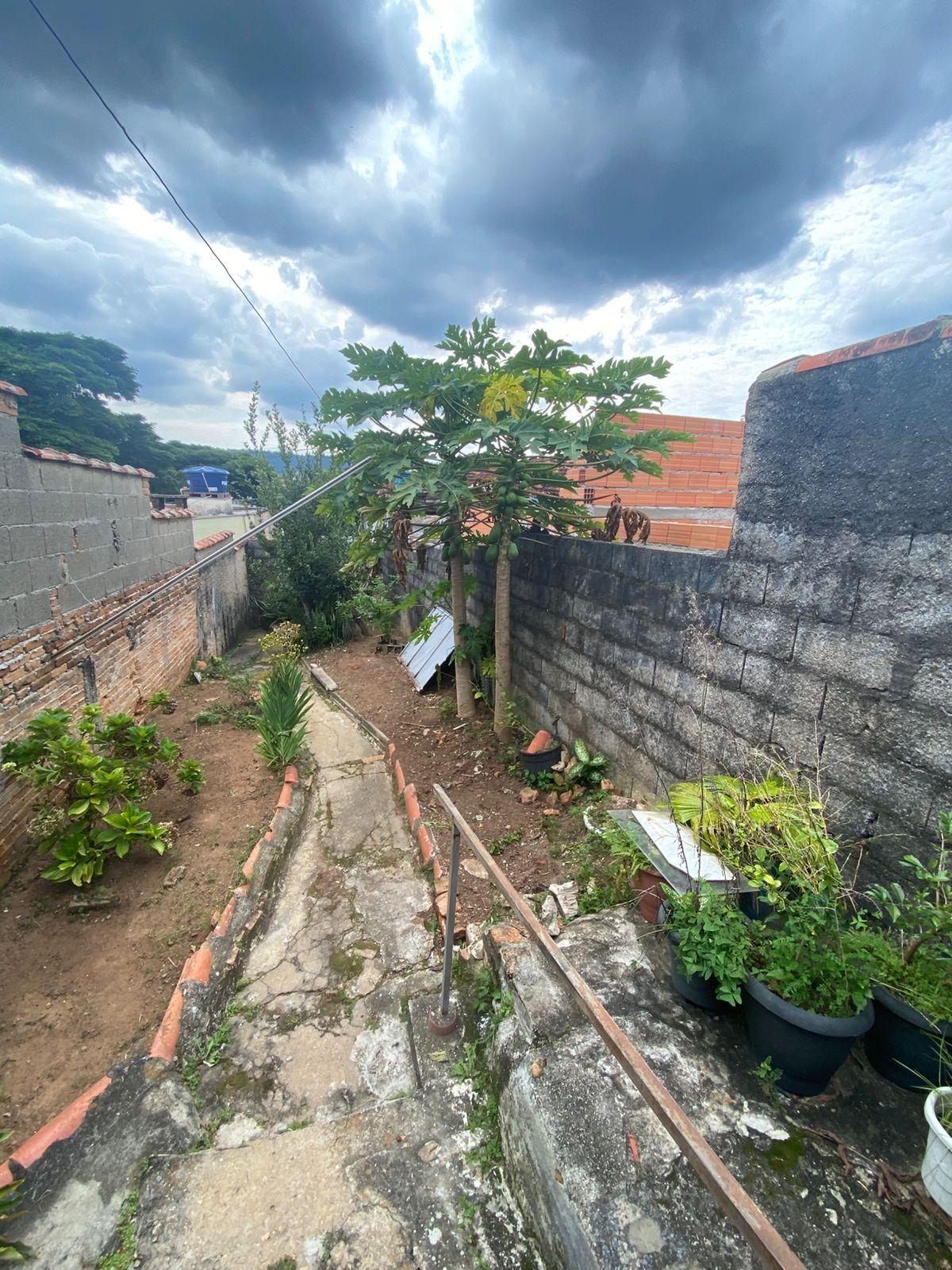 Casa Térrea no Centro de São Roque!