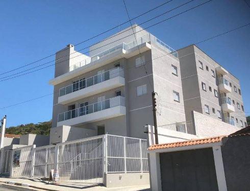 Apartamento com Quintal Próximo ao Centro de São Roque! 