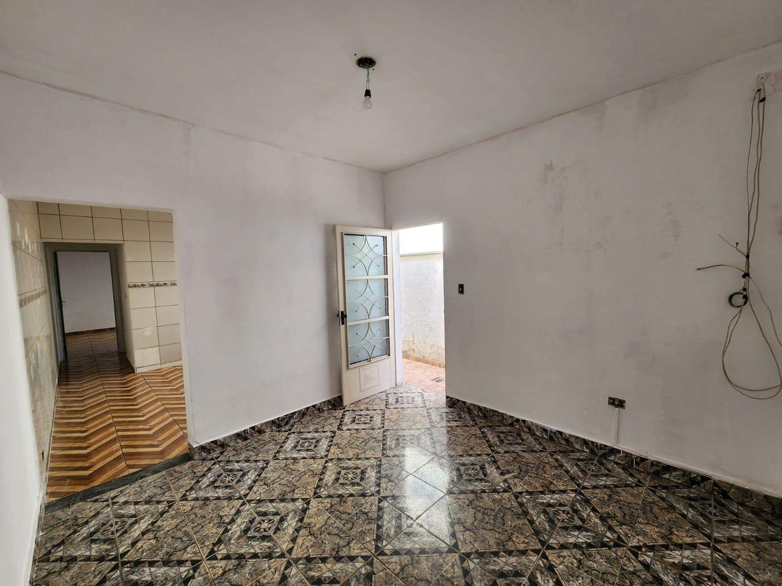 Casa Térrea em Bairro Tradicional em São Roque!