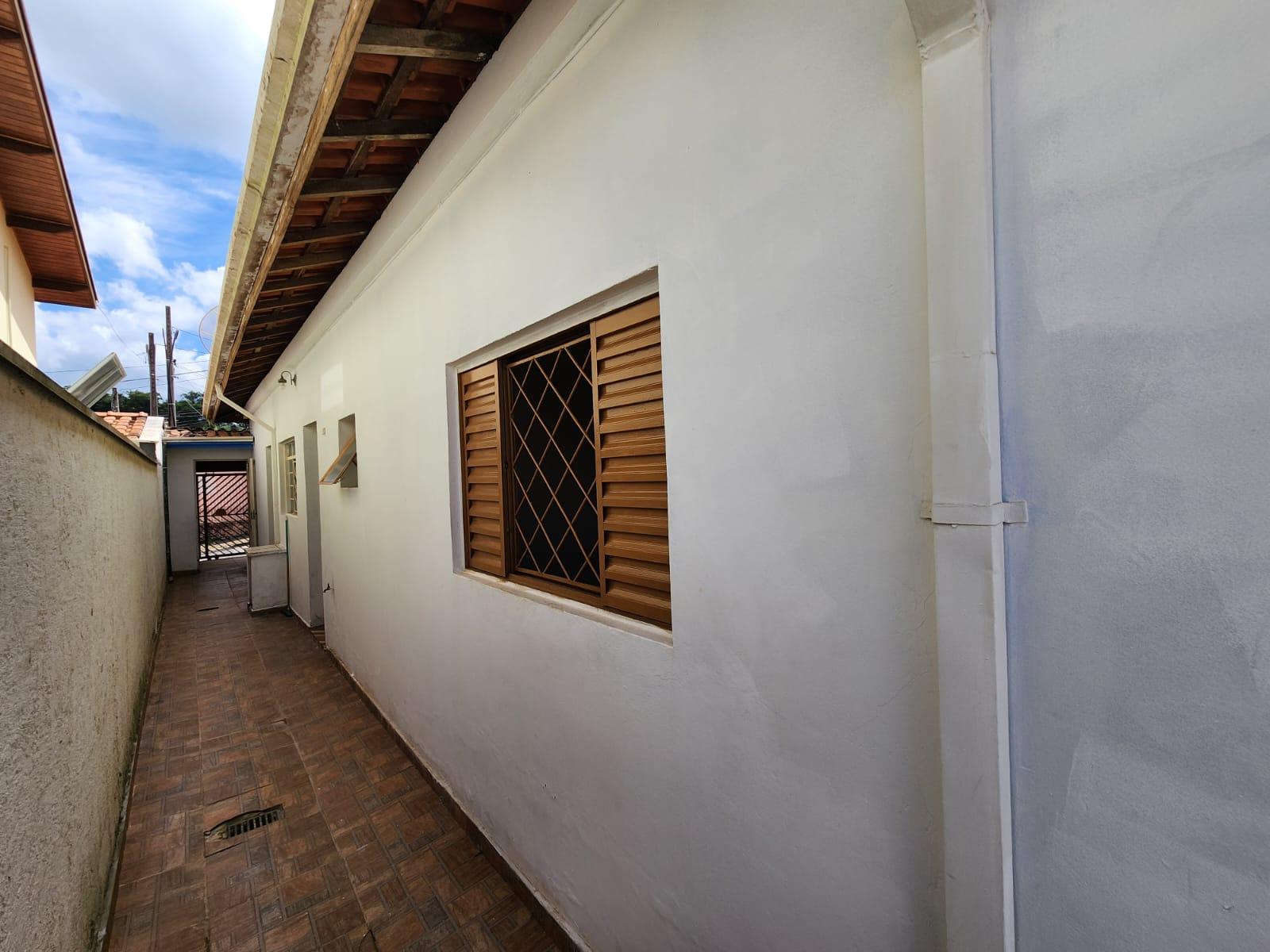 Casa Térrea em Bairro Tradicional em São Roque!