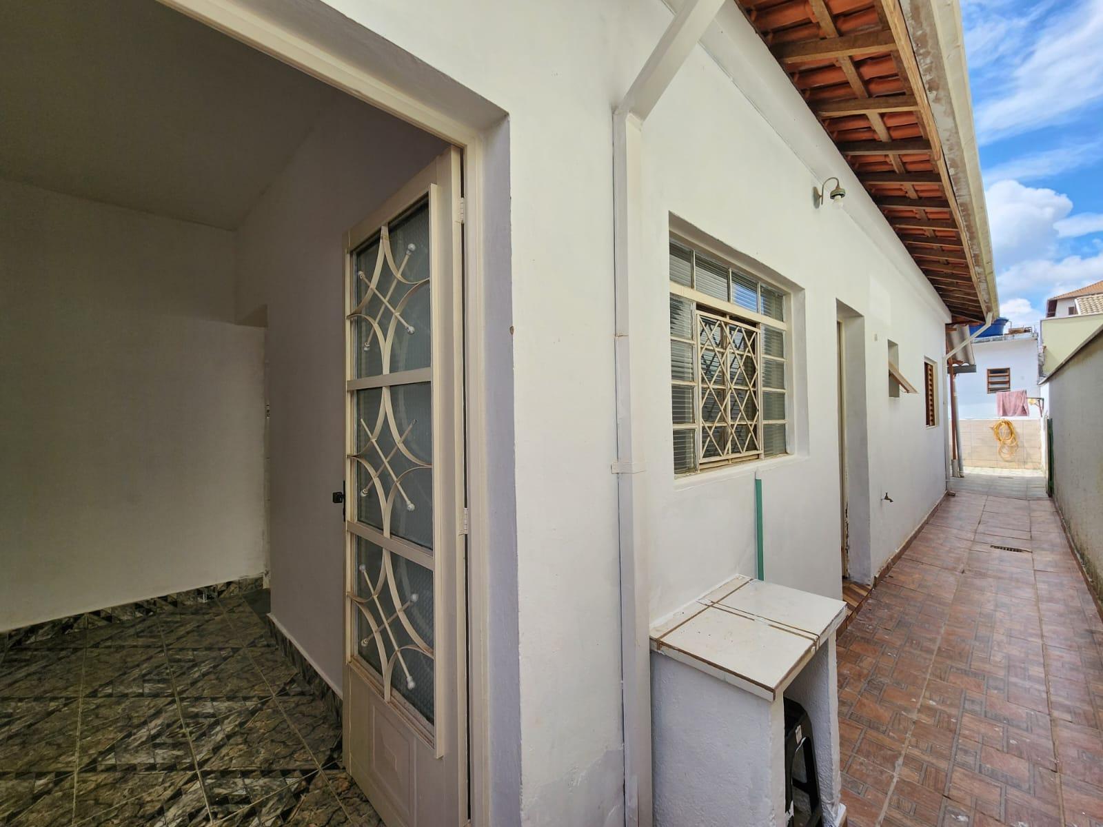 Casa Térrea em Bairro Tradicional em São Roque!