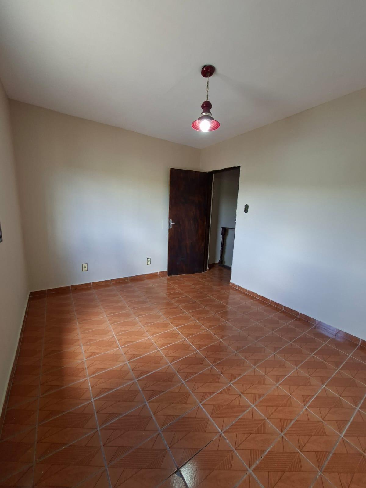 Sobrado com Quintal em São Roque!