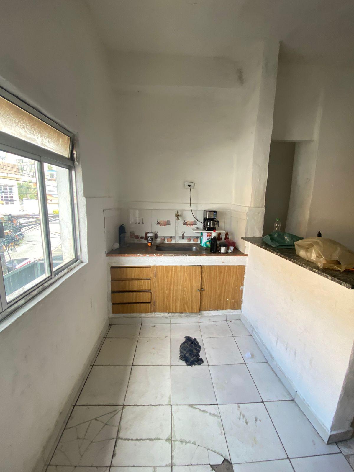 Sala em Andar no Centro de São Roque! 