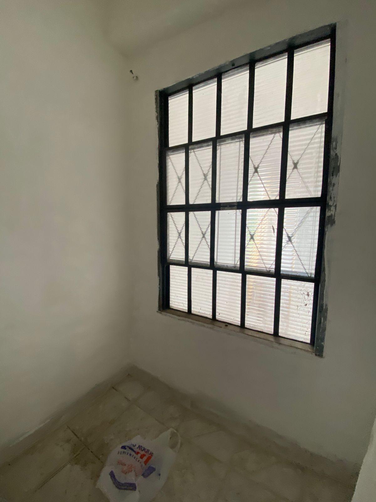 Sala em Andar no Centro de São Roque! 