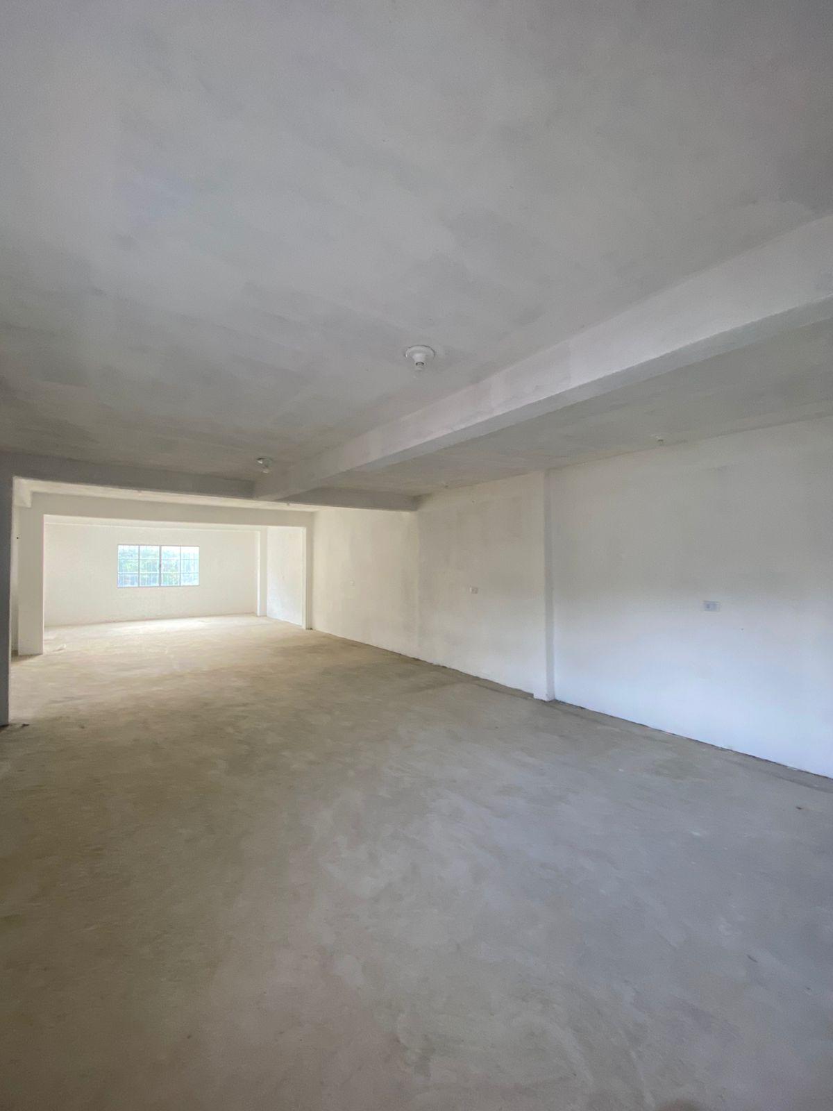 Sala em Andar no Centro de São Roque! 