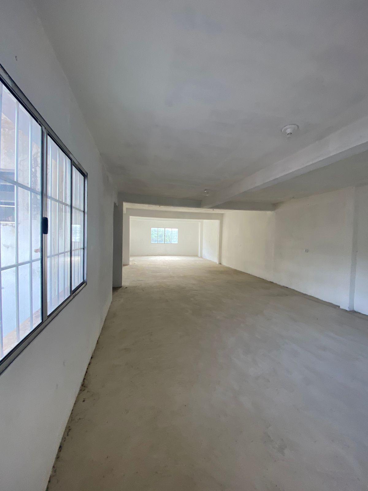 Sala em Andar no Centro de São Roque! 