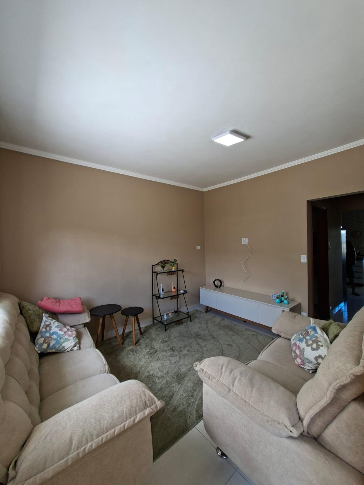 Casa Térrea em Bairro Tradicional de São Roque!