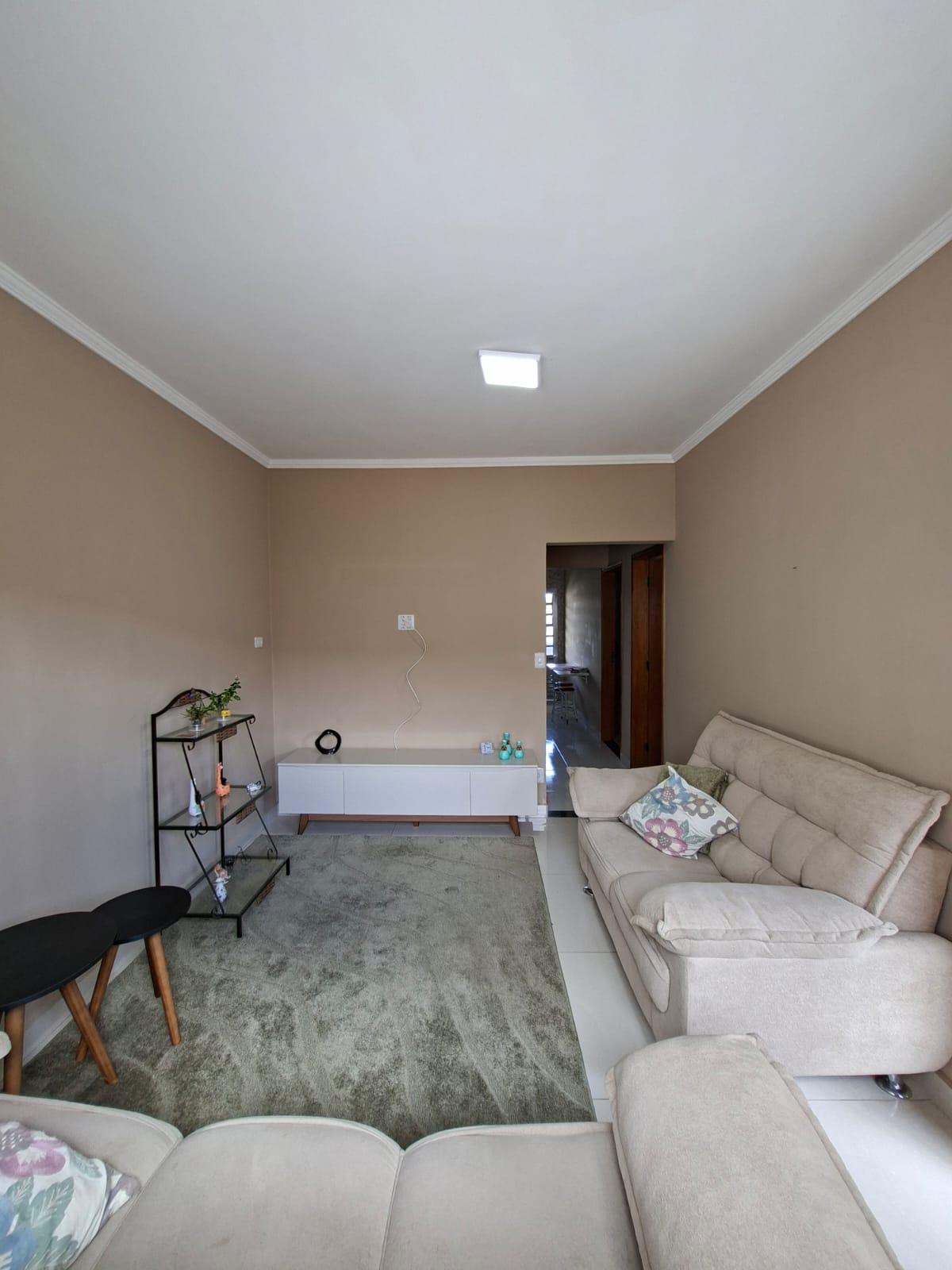 Casa Térrea em Bairro Tradicional de São Roque!